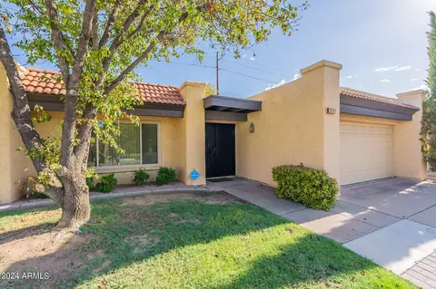 2211 W Claremont St, Phoenix, AZ 85015
