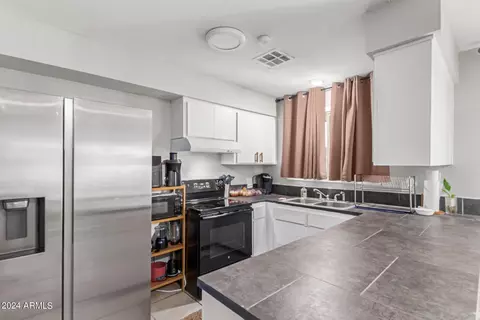 3146 N 64th Dr, Phoenix, AZ 85033 photo 8