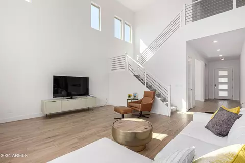 Living - 6031 E Waller Ln, Phoenix, AZ 85054 photo 3 of 4