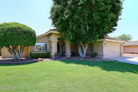 7407 W Via Montoya Dr, Glendale, AZ 85310