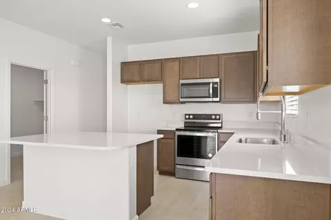 1833 S 240th Ave, Buckeye, AZ 85326 photo 4