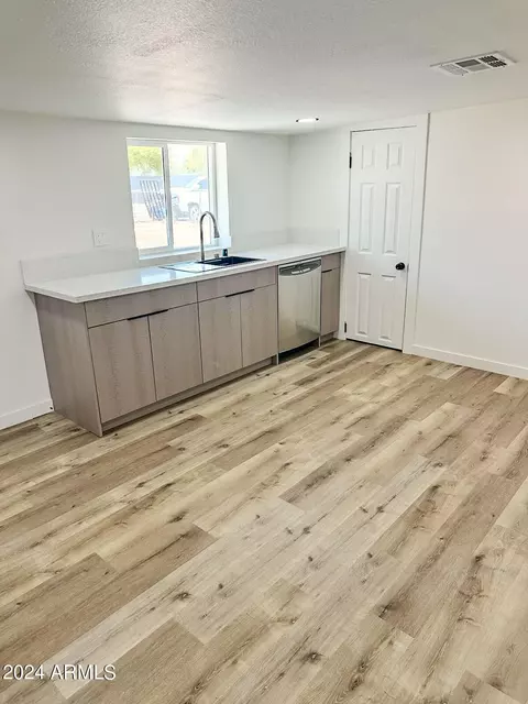 3317 E Taylor St, Phoenix, AZ 85008 photo 9