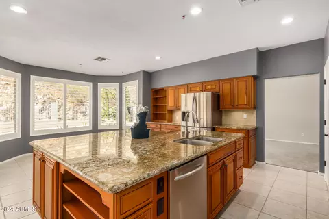 746 E Hiddenview Dr, Phoenix, AZ 85048 photo 9