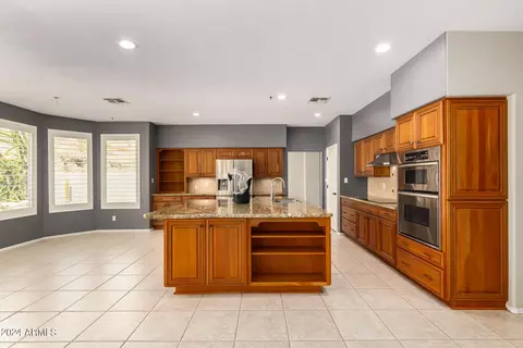 746 E Hiddenview Dr, Phoenix, AZ 85048 photo 10
