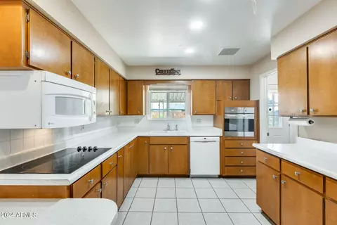 6037 E Billings St, Mesa, AZ 85205 photo 2