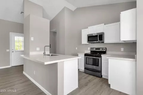 9879 N 67th Dr, Peoria, AZ 85345