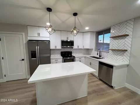 4200 N 38th St #1, Phoenix, AZ 85018