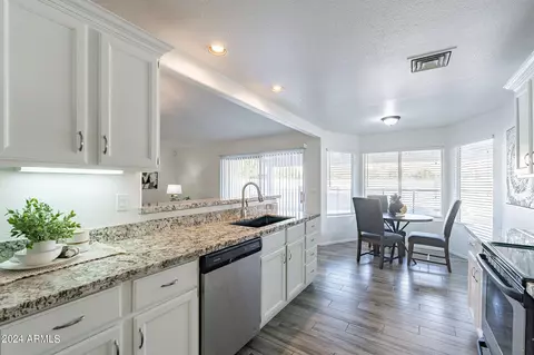 937 N Owl Cir, Gilbert, AZ 85234 photo 11