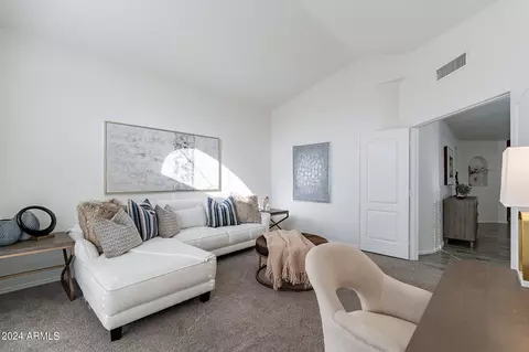 937 N Owl Cir, Gilbert, AZ 85234 photo 6