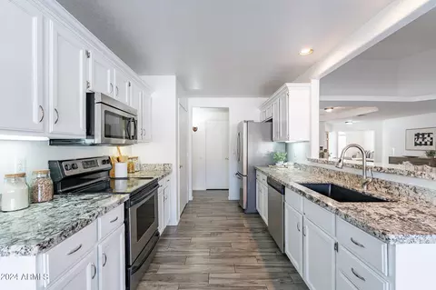 937 N Owl Cir, Gilbert, AZ 85234 photo 8