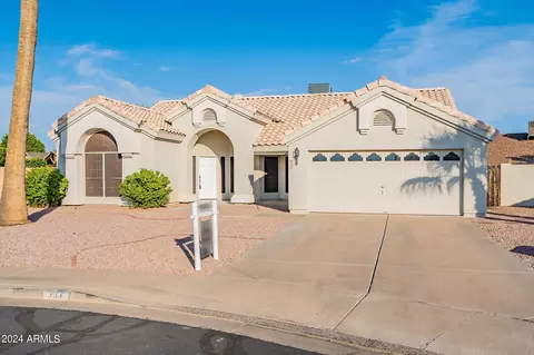 937 N Owl Cir, Gilbert, AZ 85234 photo 3