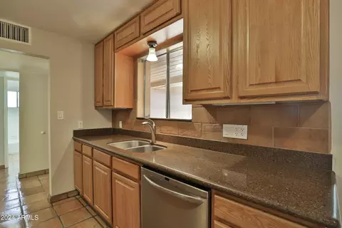 1625 E Orangewood Ave, Phoenix, AZ 85020 photo 27
