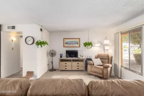 616 E Carmen St, Tempe, AZ 85283 photo 8