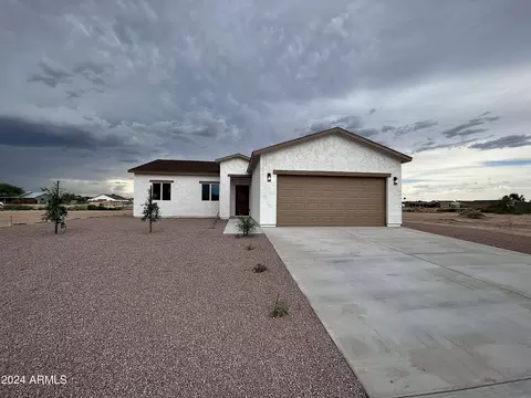 15226 S Patagonia Rd, Arizona City, AZ 85123
