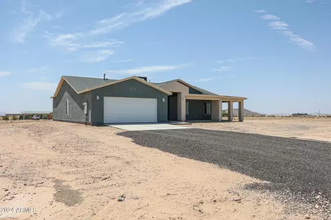 33213 W Siesta Way, Tonopah, AZ 85354
