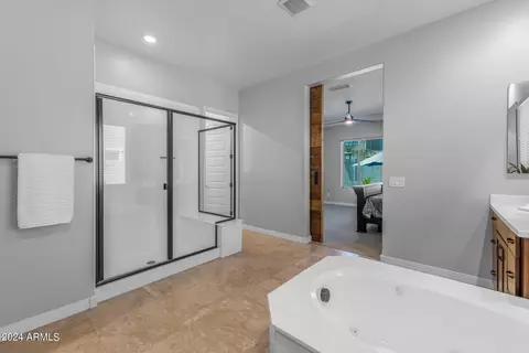 Bath - 10454 E Vivid Ave, Mesa, AZ 85212 photo 2 of 5
