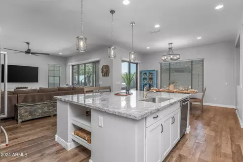 Kitchen - 10454 E Vivid Ave, Mesa, AZ 85212 photo 2 of 3