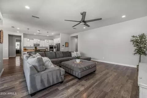 Living - 10454 E Vivid Ave, Mesa, AZ 85212 photo 1 of 2