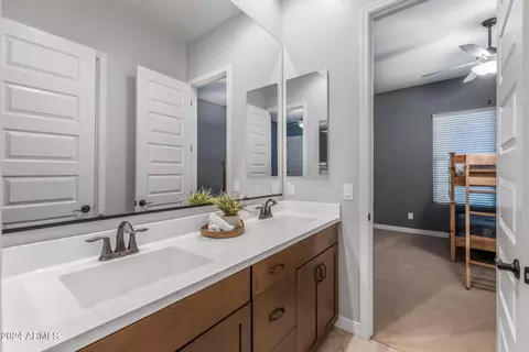Bath - 10454 E Vivid Ave, Mesa, AZ 85212 photo 4 of 5