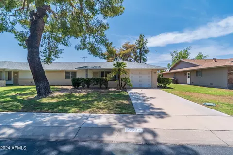 15630 N Lakeforest Dr, Sun City, AZ 85351
