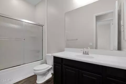 Bath - 3032 E Sagebrush St, Gilbert, AZ 85296 photo 3 of 4