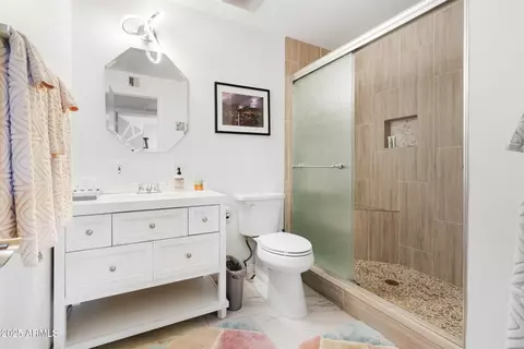 Bath - 3487 E Delcoa Dr, Phoenix, AZ 85032 photo 2 of 2