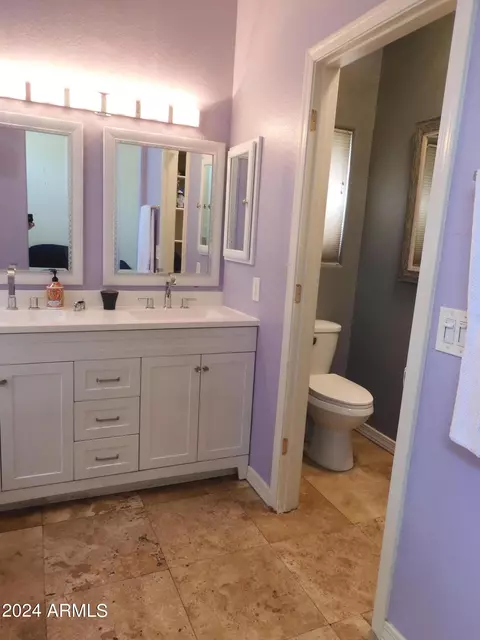 Bath - 1905 E Aire Libre Ave, Phoenix, AZ 85022 photo 4 of 5