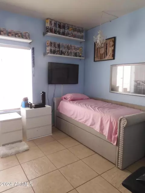 Bedroom - 1905 E Aire Libre Ave, Phoenix, AZ 85022 photo 1 of 3