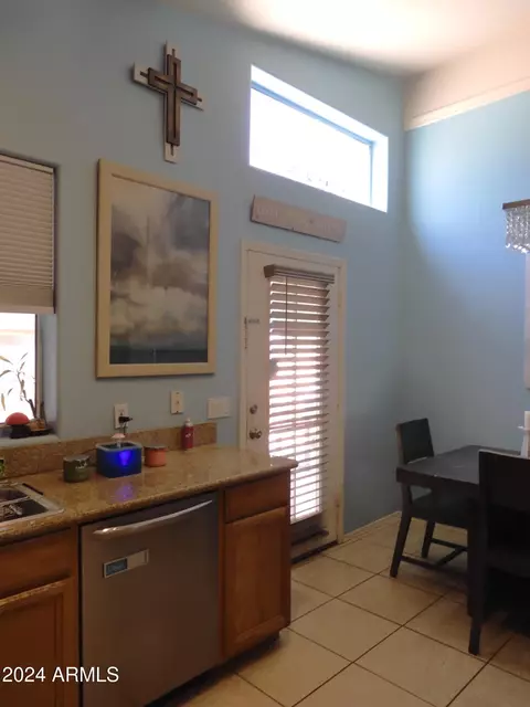 Kitchen - 1905 E Aire Libre Ave, Phoenix, AZ 85022 photo 2 of 4