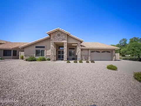 142 W Caroline Ln, Tempe, AZ 85284