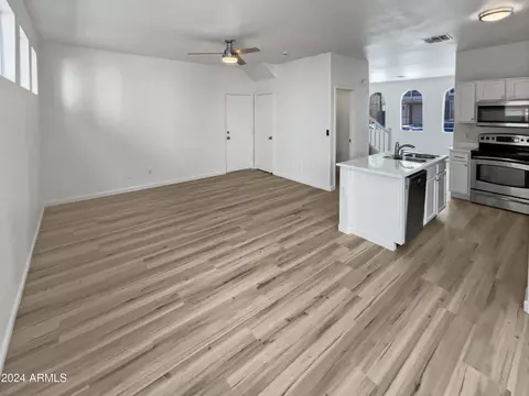 1504 E Mobile Ln, Phoenix, AZ 85040 photo 3