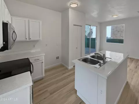 1504 E Mobile Ln, Phoenix, AZ 85040 photo 13