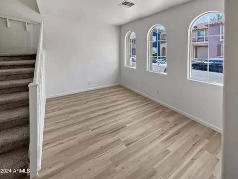 1504 E Mobile Ln, Phoenix, AZ 85040 photo 9