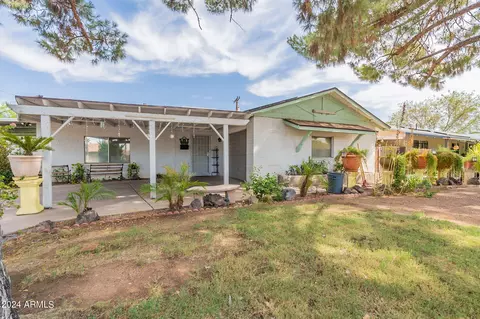 6182 W Earll Dr, Phoenix, AZ 85033