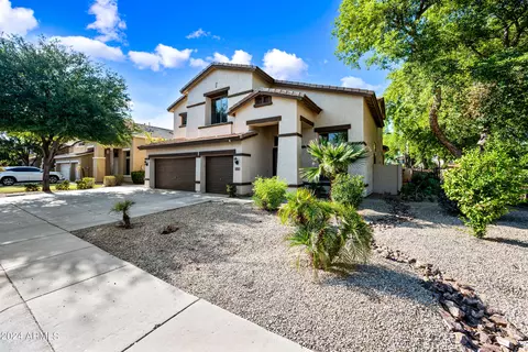 974 E Aquarius Pl, Chandler, AZ 85249