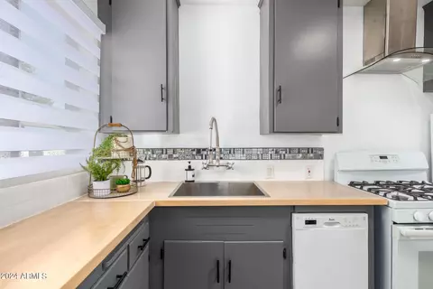 2941 N 19th Ave #85, Phoenix, AZ 85015