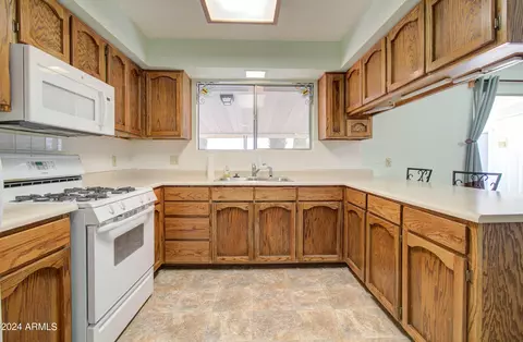 Kitchen - 1385 S Monterey Dr, Globe, AZ 85501 photo 3 of 6
