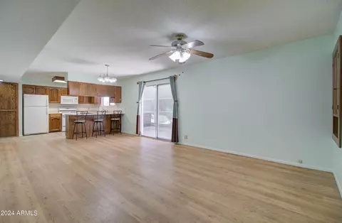 Living - 1385 S Monterey Dr, Globe, AZ 85501 photo 6 of 8