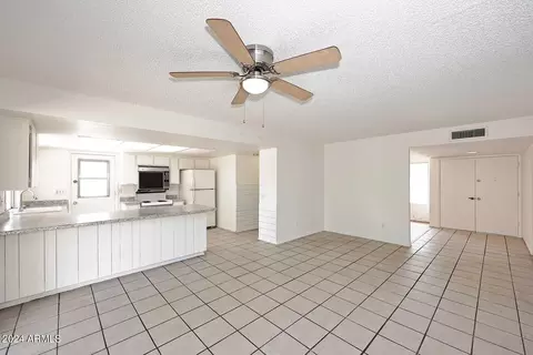 2425 W Saint Moritz Ln, Phoenix, AZ 85023 photo 7
