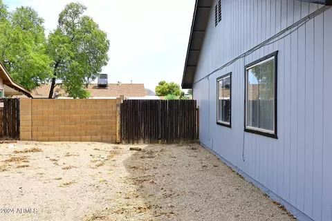 2425 W Saint Moritz Ln, Phoenix, AZ 85023 photo 22