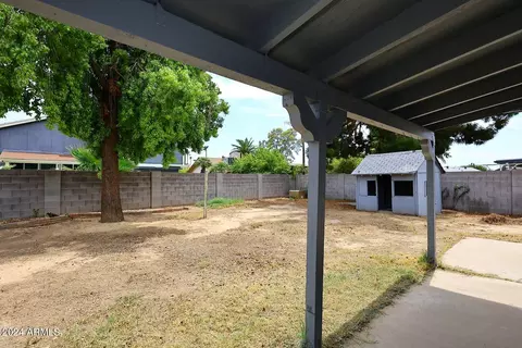 2425 W Saint Moritz Ln, Phoenix, AZ 85023 photo 17