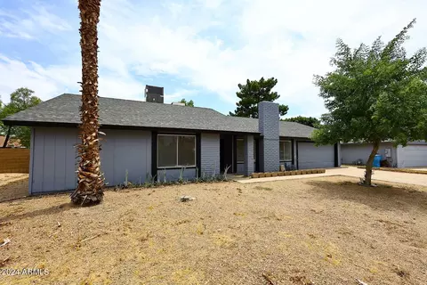 2425 W Saint Moritz Ln, Phoenix, AZ 85023 photo 2