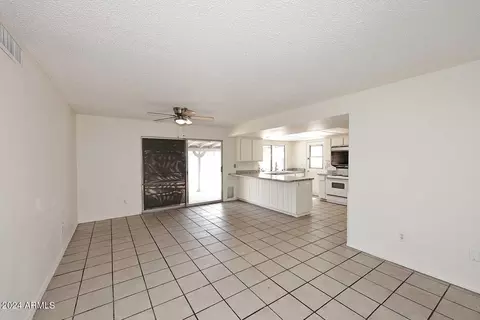 2425 W Saint Moritz Ln, Phoenix, AZ 85023 photo 6