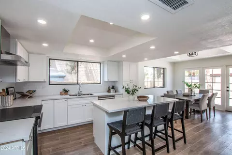 260 E Tremaine Ave, Gilbert, AZ 85234 photo 5