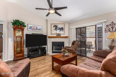3235 E Taro Ln, Phoenix, AZ 85050 photo 2