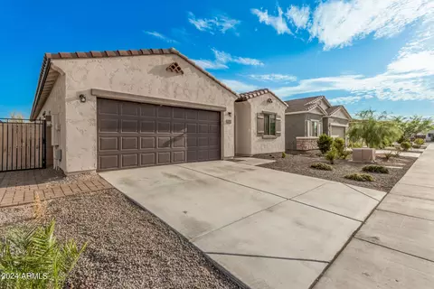2767 E Tonto Ln, Phoenix, AZ 85050 photo 3