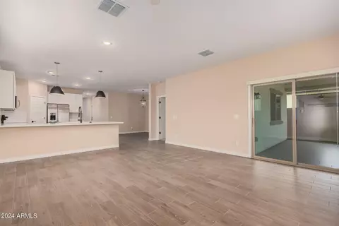 2767 E Tonto Ln, Phoenix, AZ 85050 photo 5