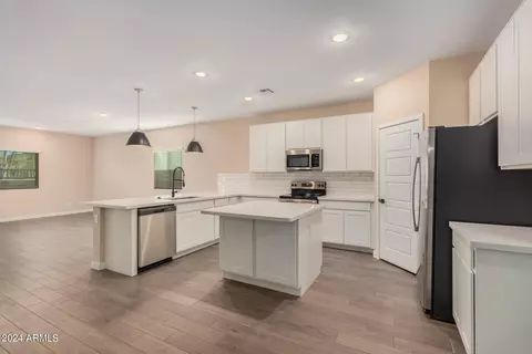 2767 E Tonto Ln, Phoenix, AZ 85050 photo 10