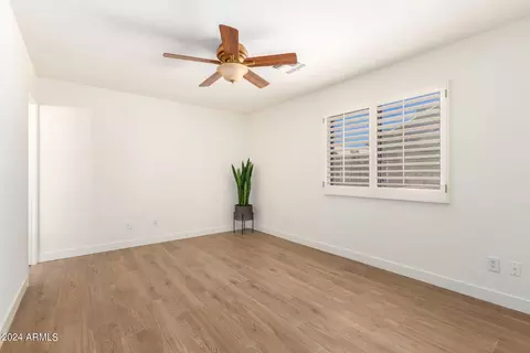 2126 E Robin Ln, Phoenix, AZ 85024 photo 17