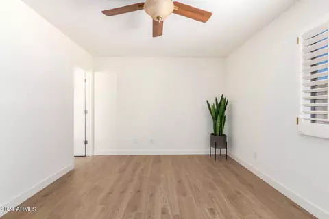 2126 E Robin Ln, Phoenix, AZ 85024 photo 18